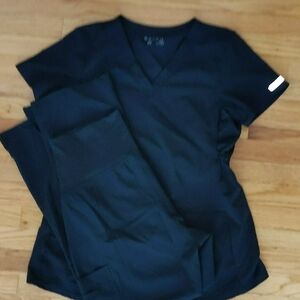 Maternity Scrub Top & Pants